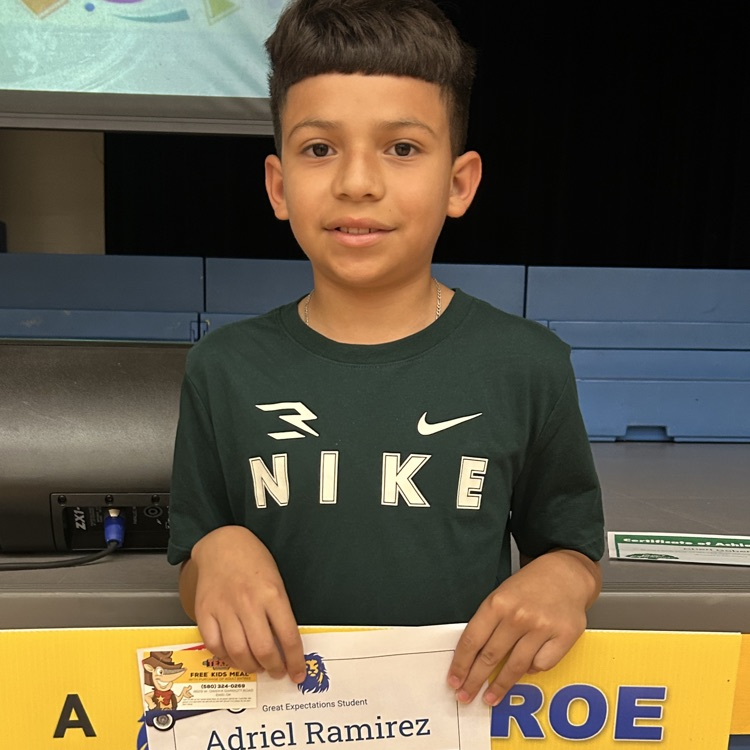GE Showcase...honoring students and staff who have displayed the following Life Principles-attitude, perseverance, integrity, kindness, and responsibility. 💙🦁💛