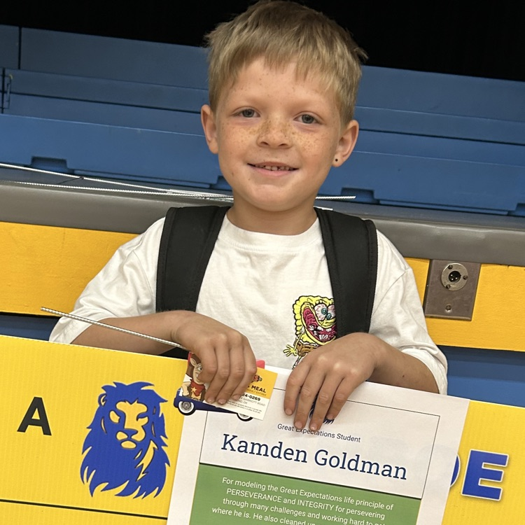 GE Showcase...honoring students and staff who have displayed the following Life Principles-attitude, perseverance, integrity, kindness, and responsibility. 💙🦁💛