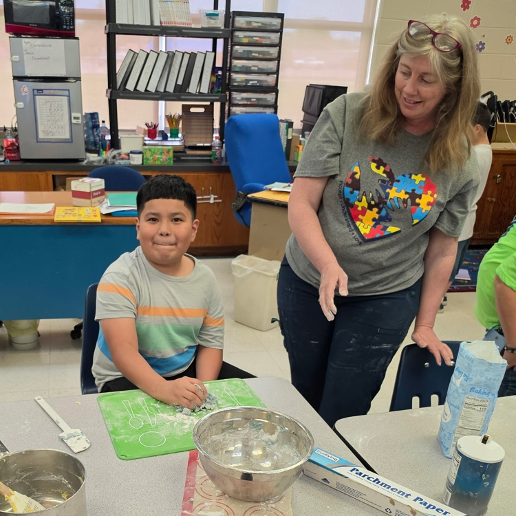 Our OT providers helped Ms. Johnston and Mrs. Peterson's classes make play doh.💙🦁💛