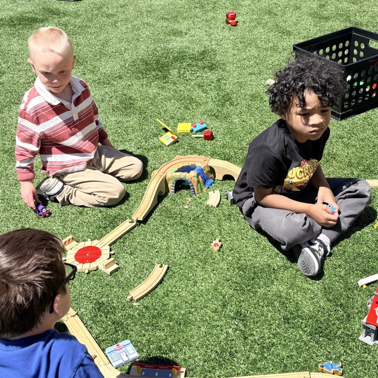 Kinder end-of-year family picnic💙🦁💛