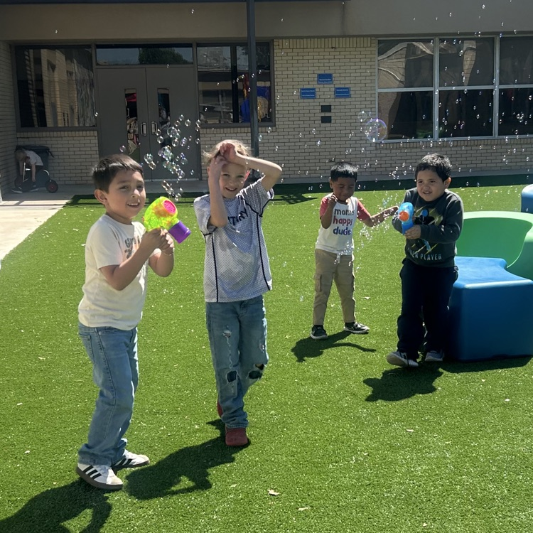Kinder end-of-year family picnic💙🦁💛