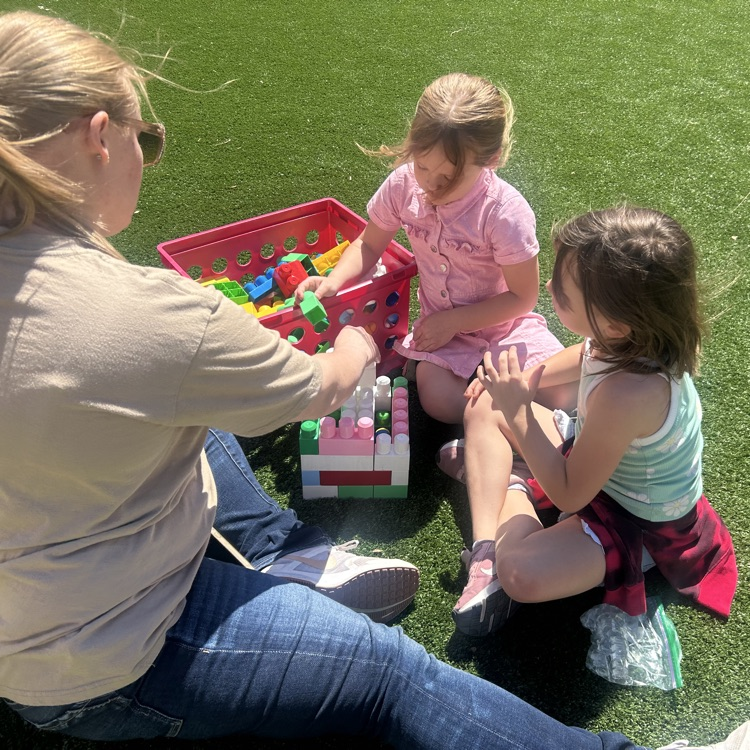 Kinder end-of-year family picnic💙🦁💛