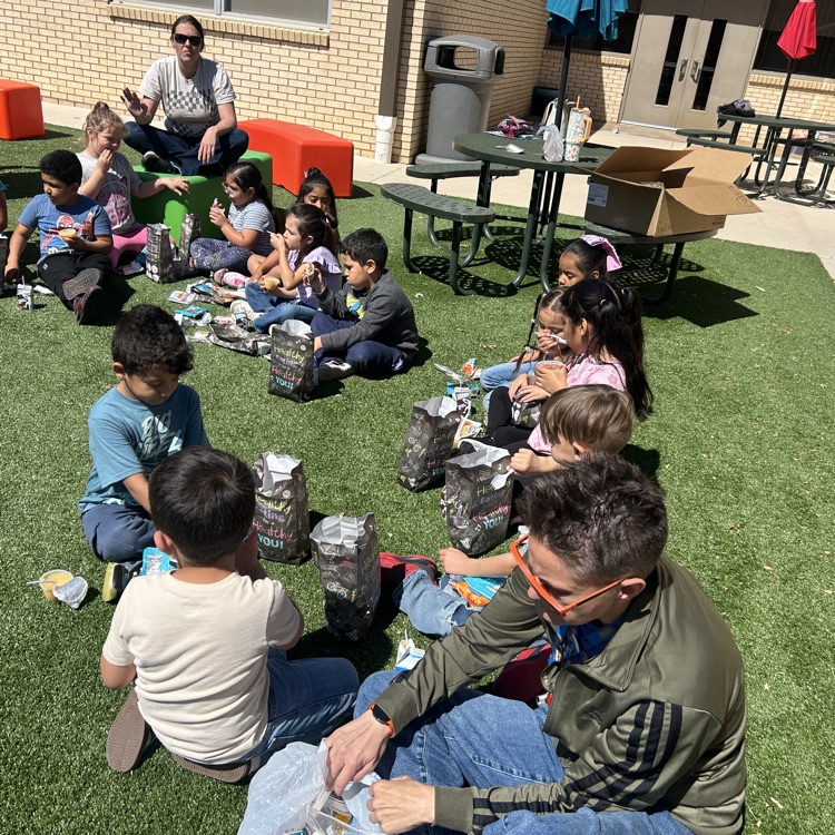 Kinder end-of-year family picnic💙🦁💛