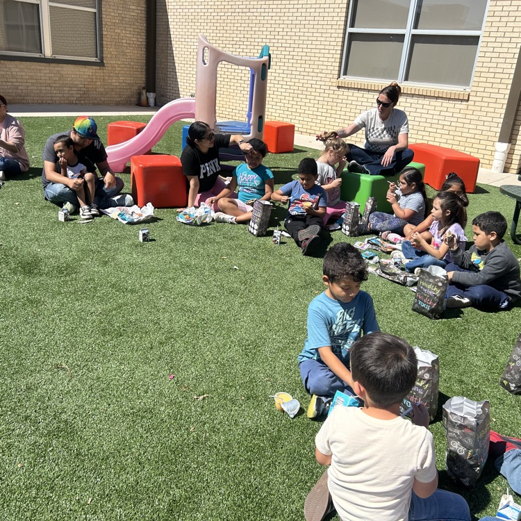 Kinder end-of-year family picnic💙🦁💛