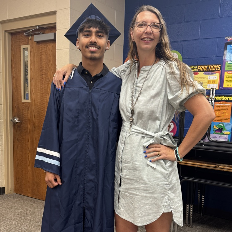 Congrats to the former Monroe Lions who graduate from EHS this weekend!💙🦁💛