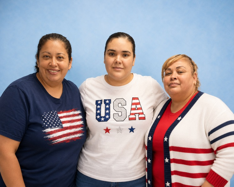 Who else should be on your "Last Minute To-Do" List? Our cafeteria workers, of course...Mrs. Gaby, Mrs. Nancy, and Mrs. Juana.