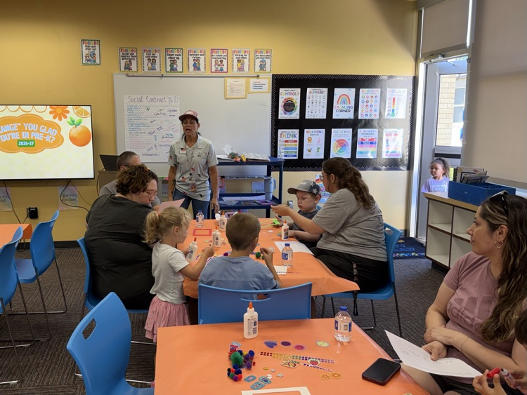 Monroe hosted a PK Parent Night to introduce curriculum and to give families a chance to ask questions about their mini-Lions' day.💛🦁💙