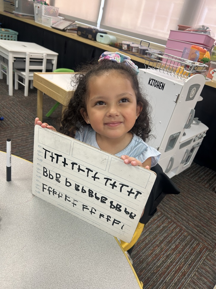 kinder mini-Lions get ready for FUNdations.💛🦁💙