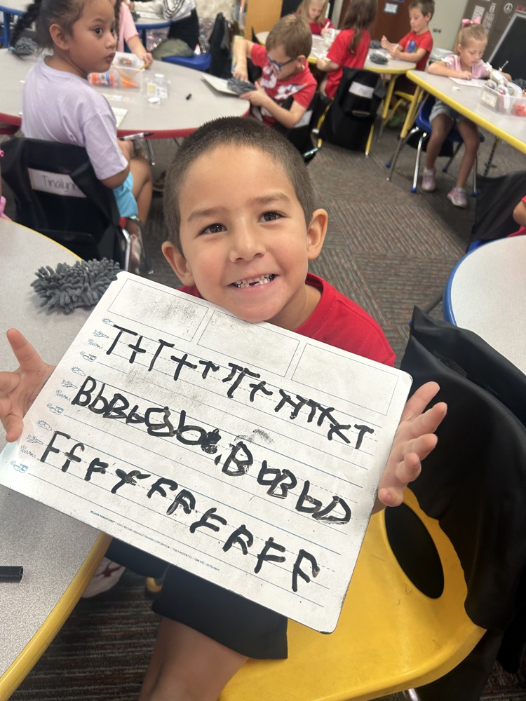 kinder mini-Lions get ready for FUNdations.💛🦁💙