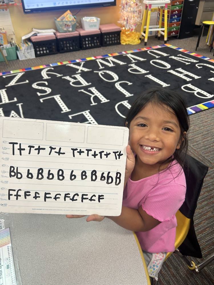 kinder mini-Lions get ready for FUNdations.💛🦁💙