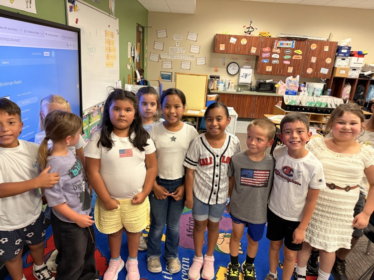 More USA birthday fun! Red, white, and blue, You're the one! 🇺🇸 🦁🇺🇸