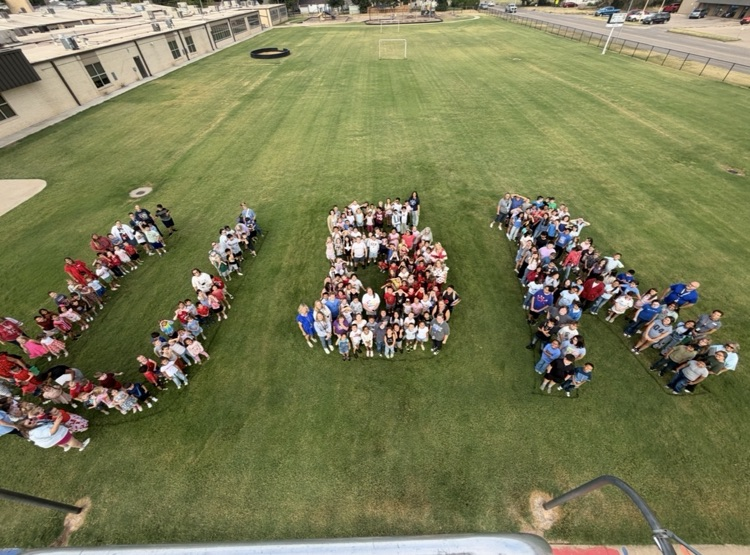 Monroe capped off its USA birthday celebration with an all-school photo shoot. 🇺🇸🦁🇺🇸