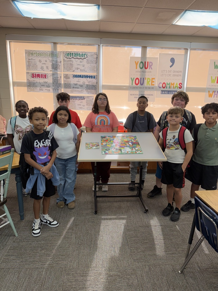 Mrs. Brainard's class finishes a 500-piece puzzle 🧩 🦁🧩