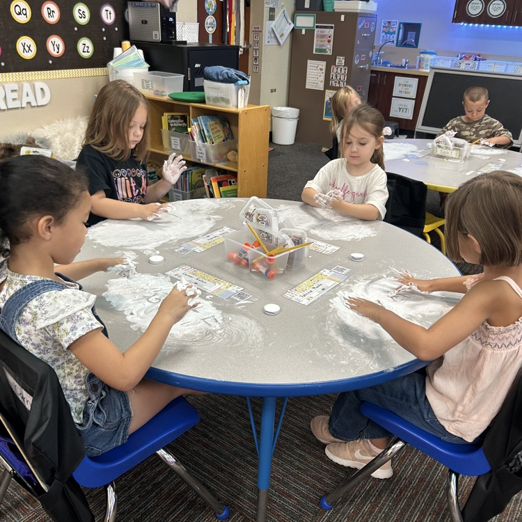 Fun review of Fundations!💙🦁💛