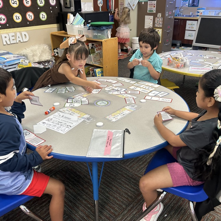 Kinder Lions have BIG IDEAS about math!💛🦁💙
