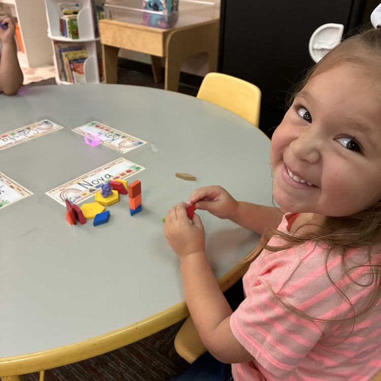 Practical application of math manipulatives in PK💙🦁💛