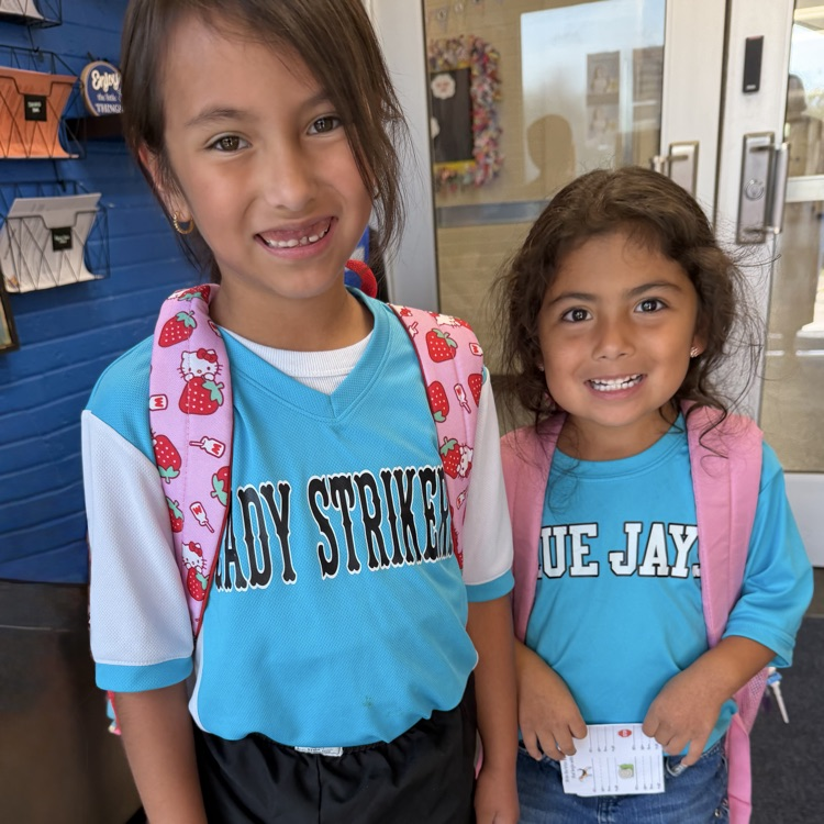 “¡Vamos, Equipo!” We loved celebrating Hispanic Heritage Week by showing off our favorite sports teams.❤️🦁💛