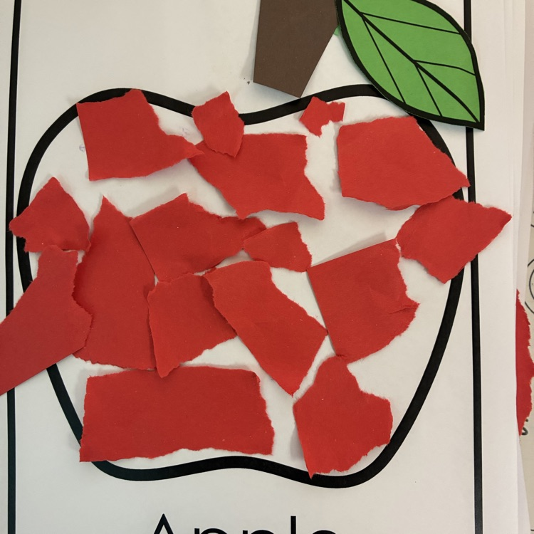 PK celebrated Apple Day with apple pie in a cup, learning about Johnny Appleseed, apple pie cutting, and apple crafts!🍎🦁🍏