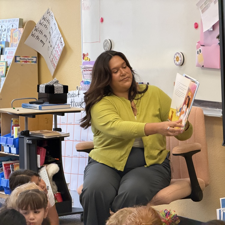Special thanks to Maria Palma-Marketing, Autry Tech-for reading to our students for Hispanic Heritage Week.💛🦁💙