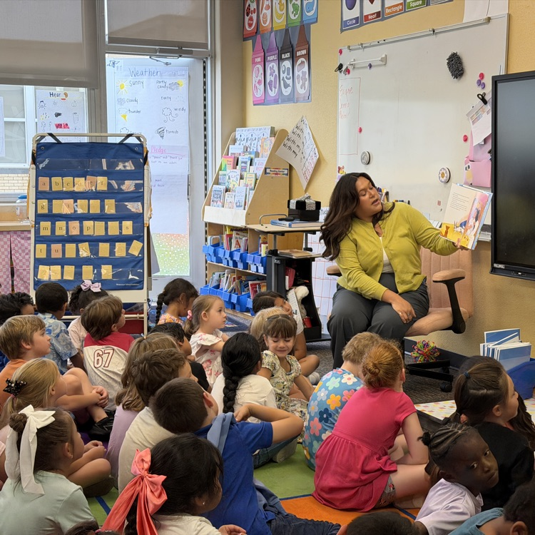 Special thanks to Maria Palma-Marketing, Autry Tech-for reading to our students for Hispanic Heritage Week.💛🦁💙