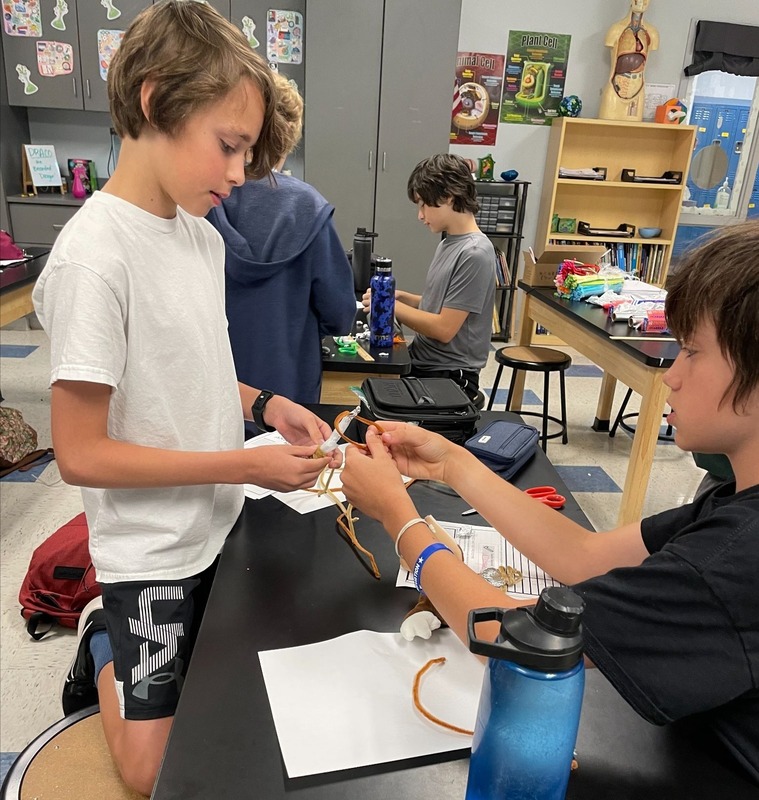 Kids in science class