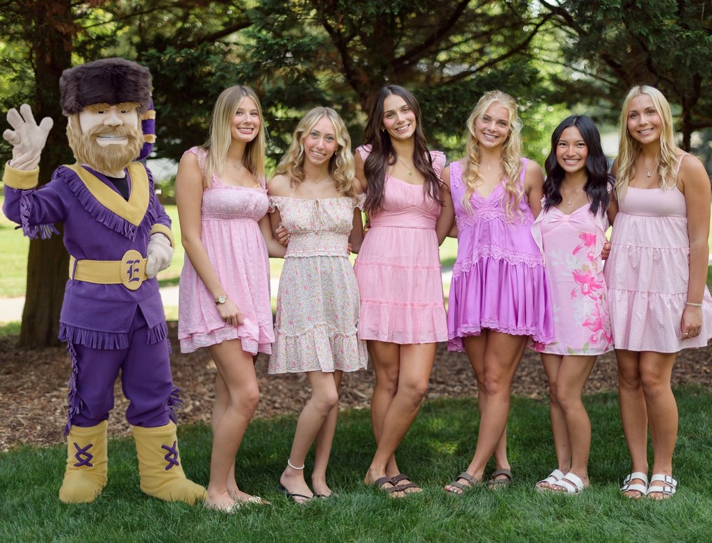 Hoco w Mascot