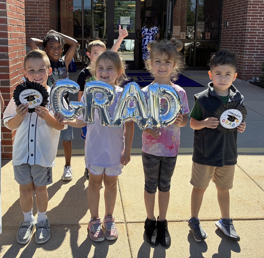 Akron Students with Grad Balloons