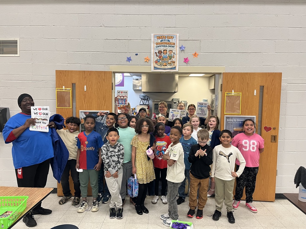 our lunch hero’s with students being appreciated! 