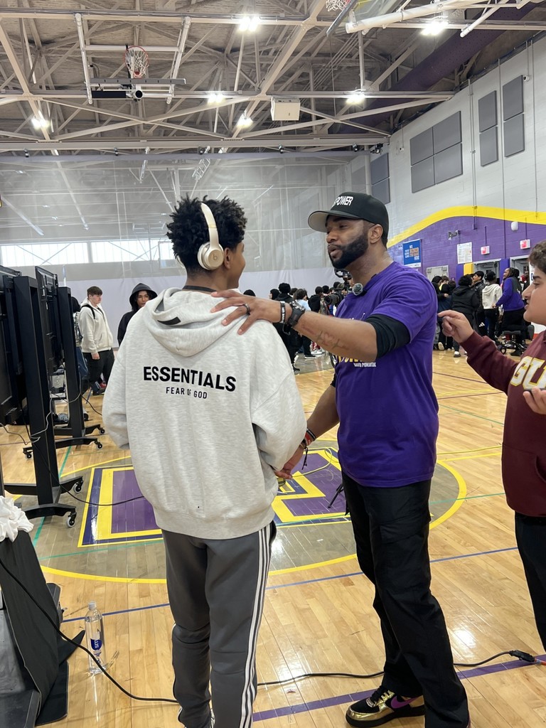 David Powertalk with an Erie High student.
