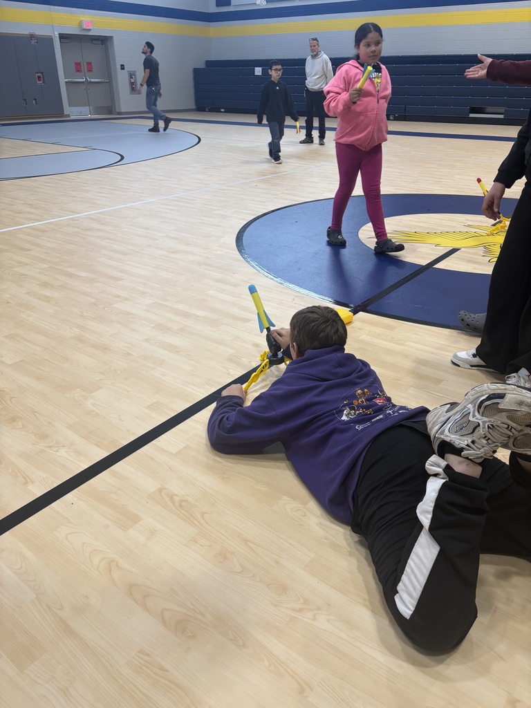 Student in Things That Fly  after school enrichment program.