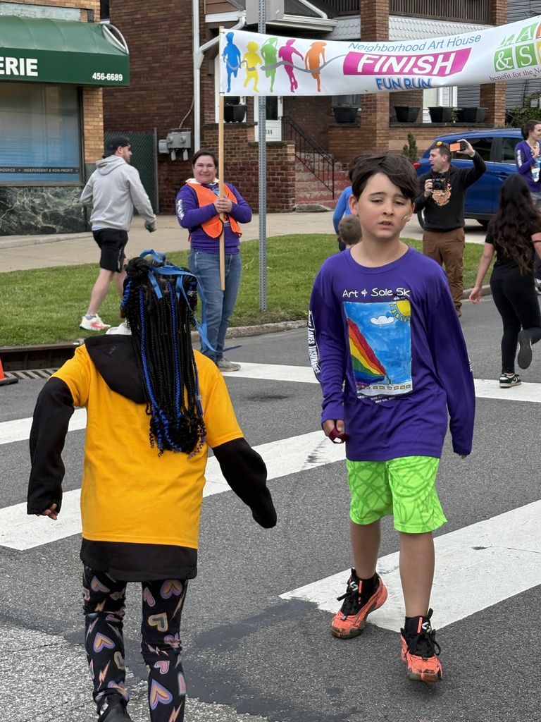Students at the Art & Sole 5K.