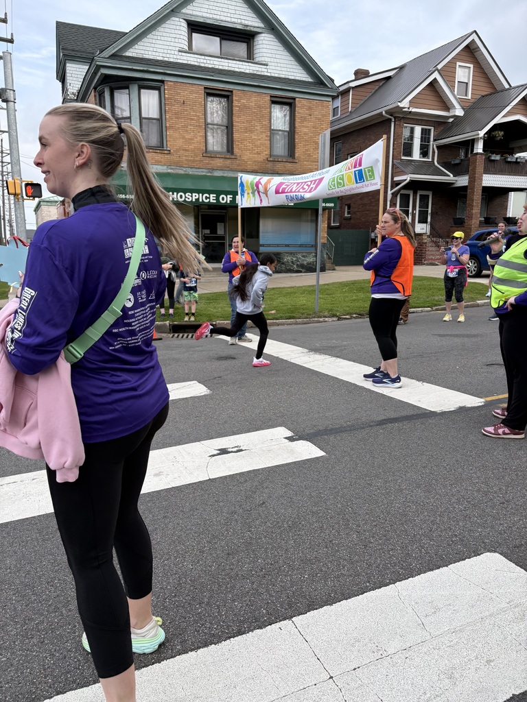 Students at the Art & Sole 5K.