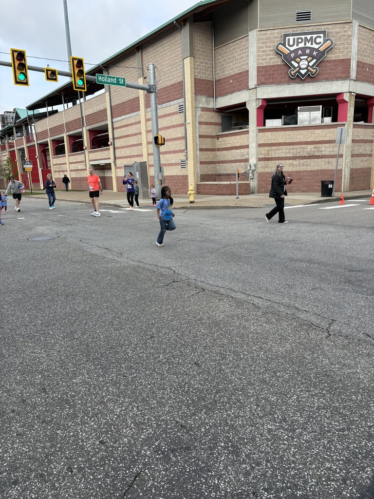Students at the Art & Sole 5K.