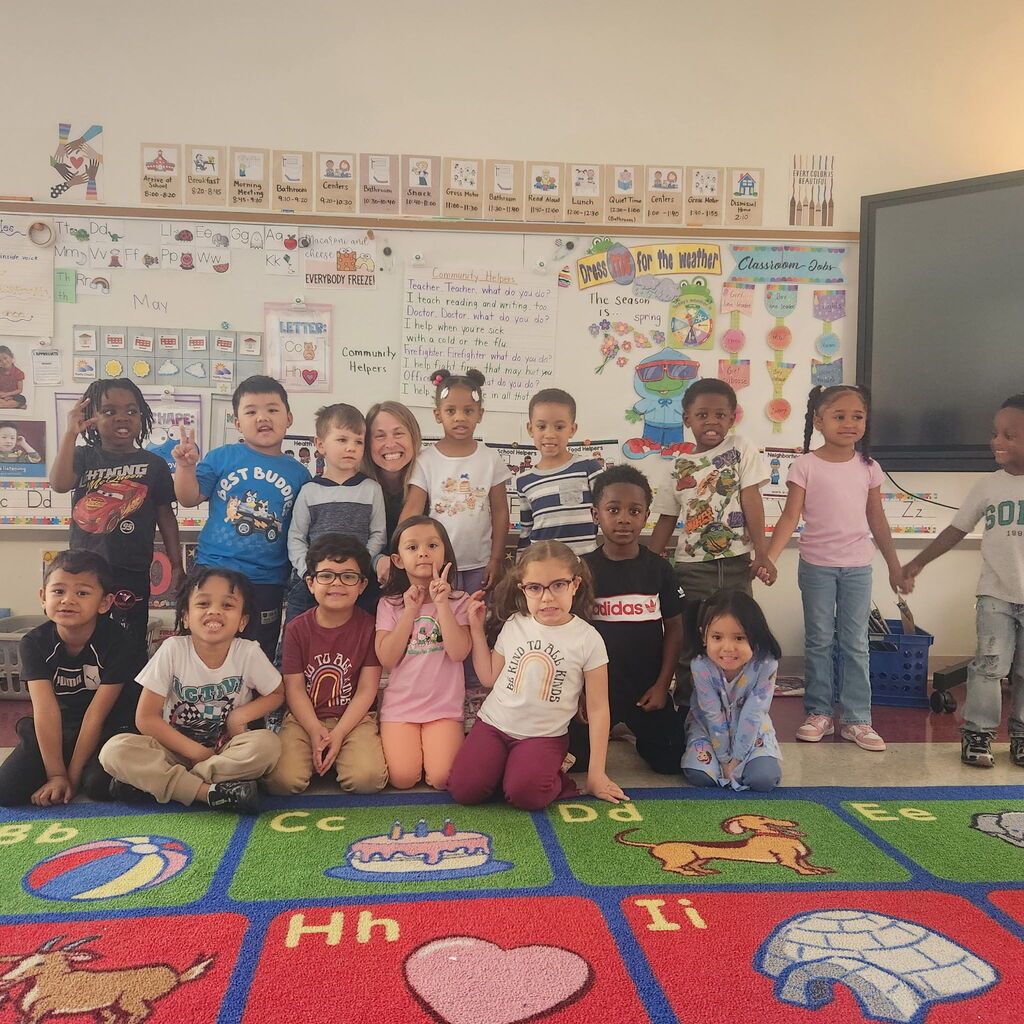 Full group picture of students