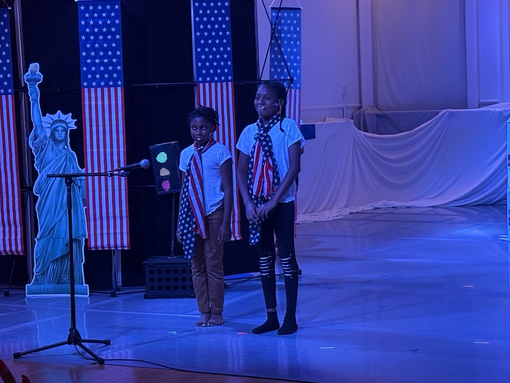 Students participating in a show at Darfmark.