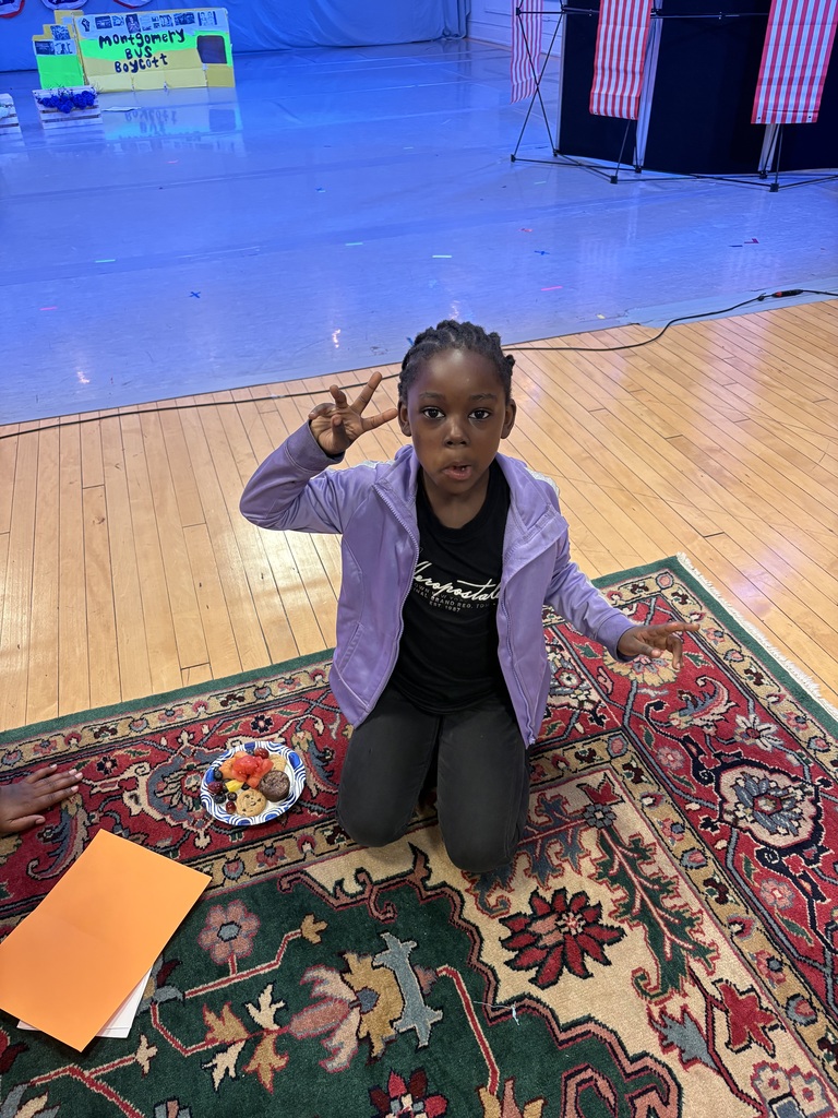 Student participating in a show at Darfmark.