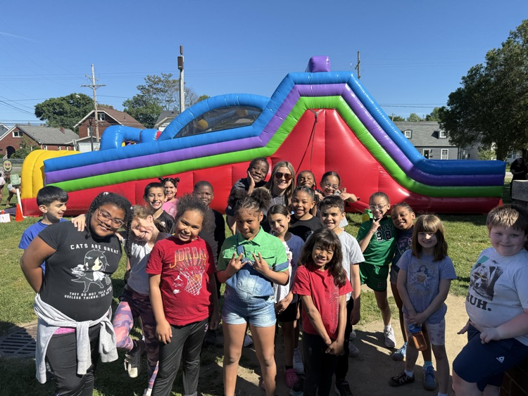 Harding 3rd through 5th graders at field day