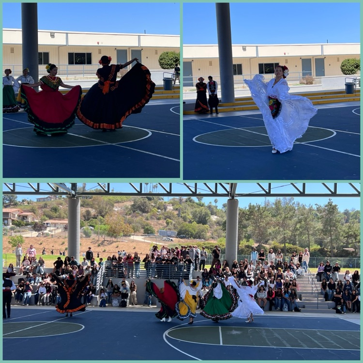 Folklorico group performing at Rincon 