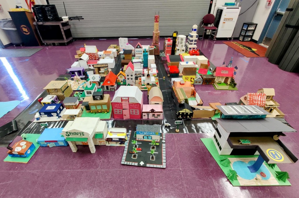 Geo Town with mini houses and buildings