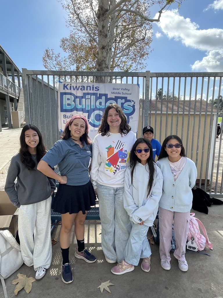 Pictur of students in our Builders Club