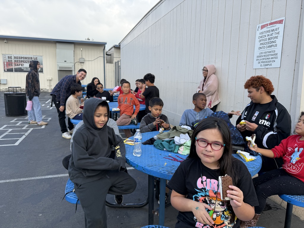 2nd grade students having ice cream