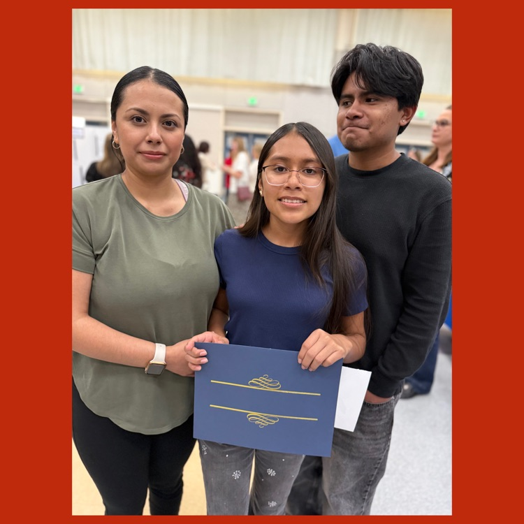 6th Grader Genesis V. and her family