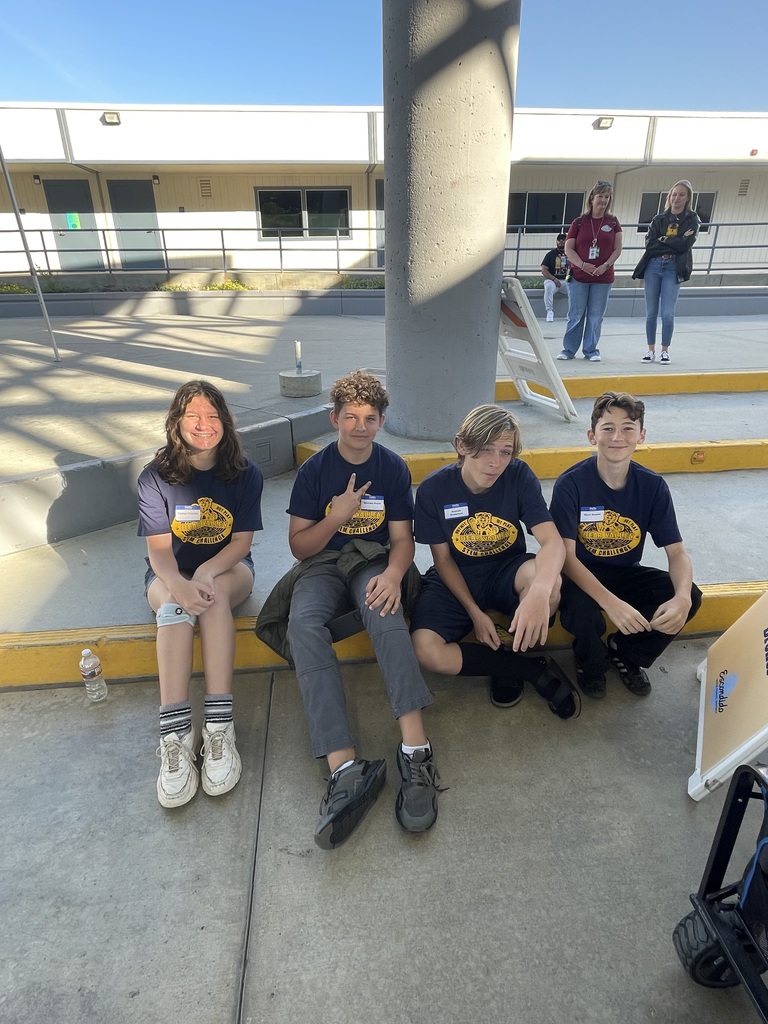 4 members of the BVMS STEM team