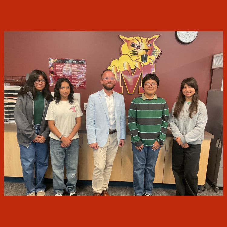 A group of DLP students with Dane M. White (Mayor of Escondido)