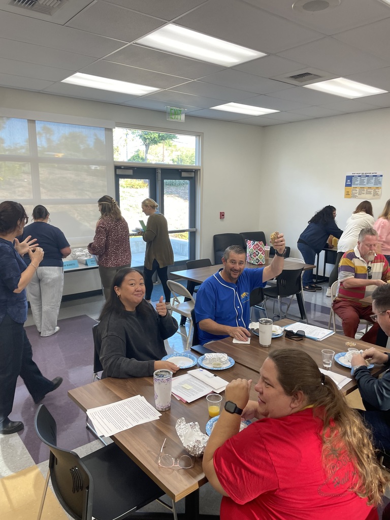 Teachers eating breakfast