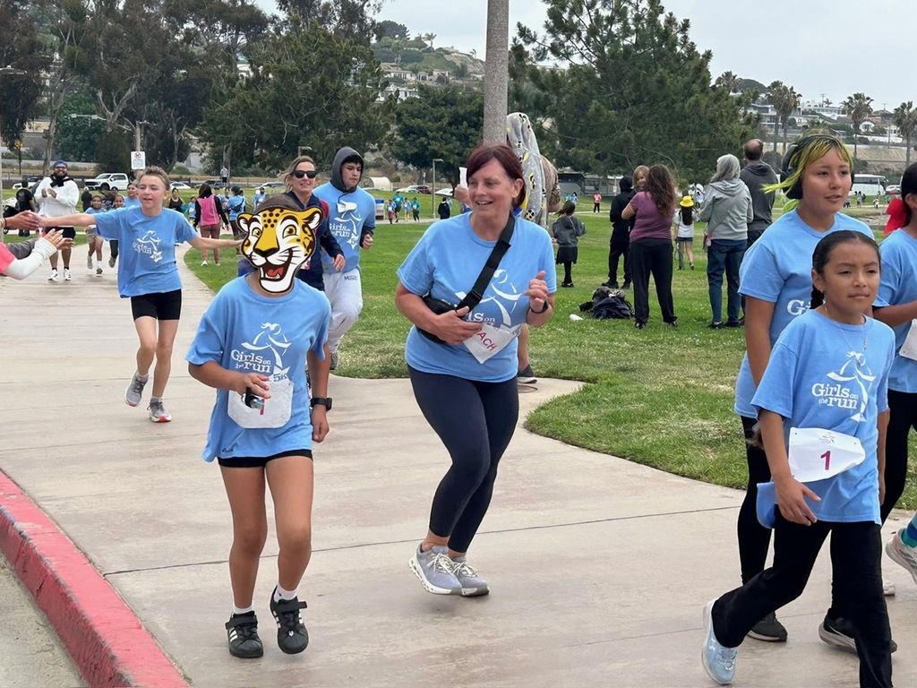 Students and staff running the 5k
