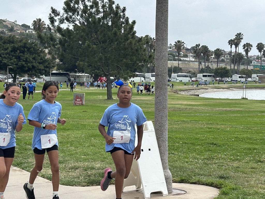 Students running the 5k