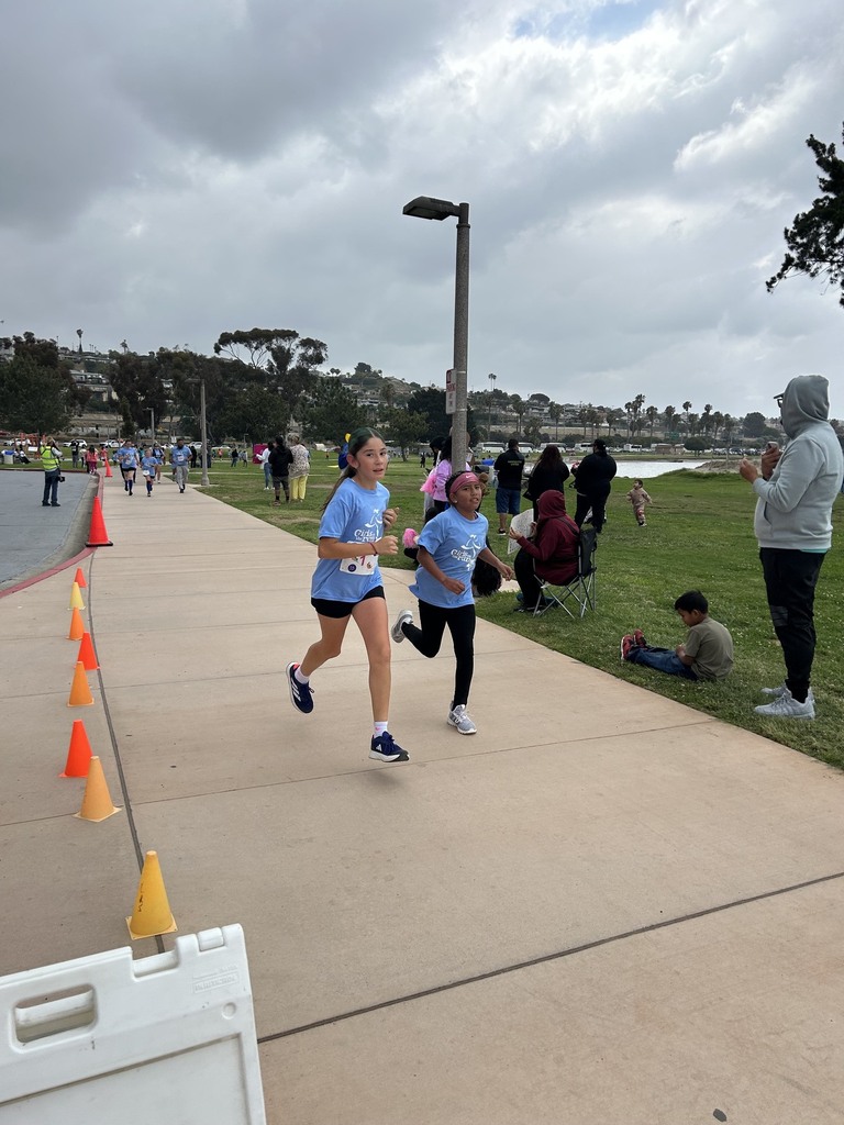 Students running the 5k