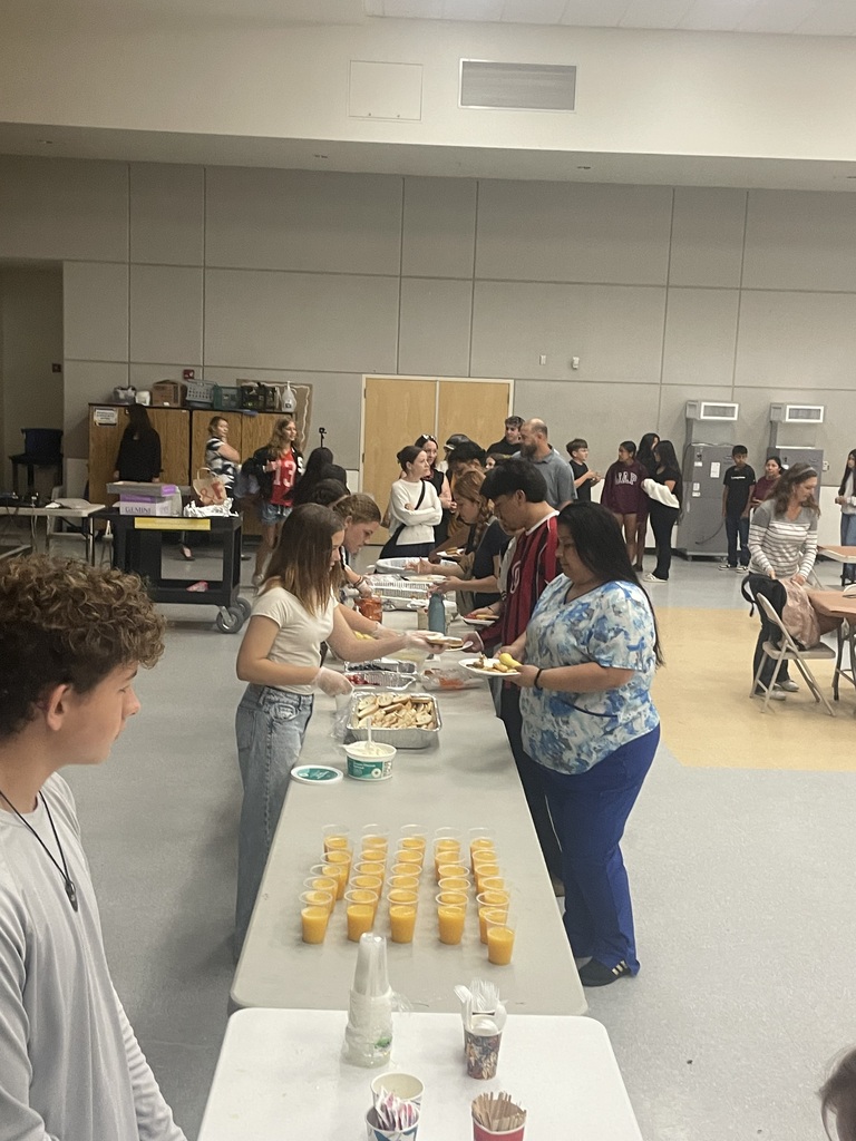 Families in line for breakfast