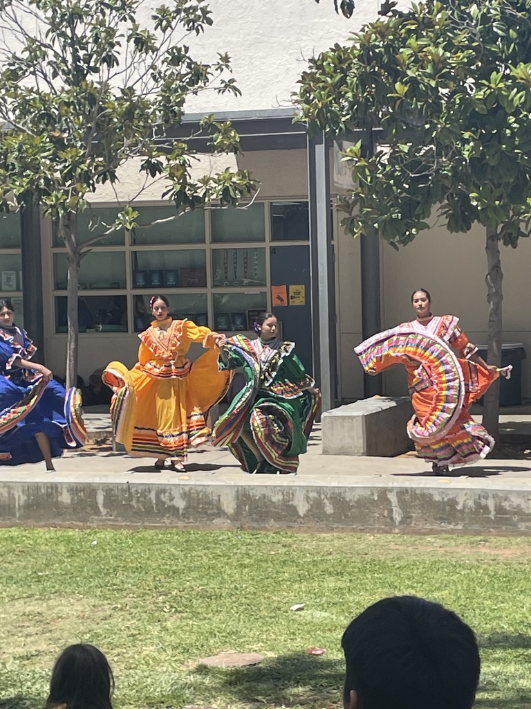 SPHS dancers
